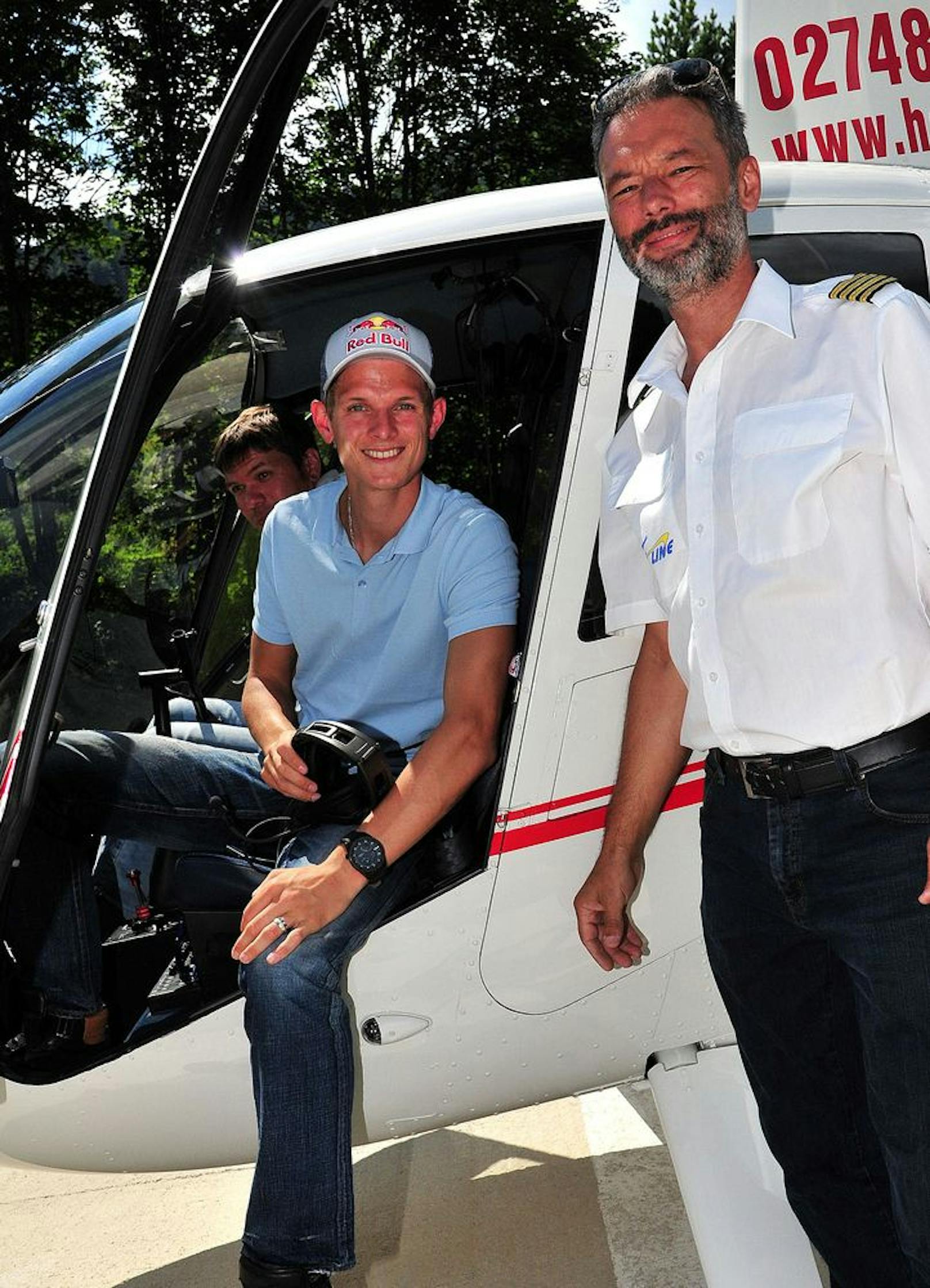 ÖSV-Adler Thomas Morgenstern bleibt auch nach der Karriere ein Überflieger. Er hat jetzt auch Pilotenschein und mit Ex-ÖFB-Teamspieler Martin Hinteregger gemeinsam eine Helikopterfirma.