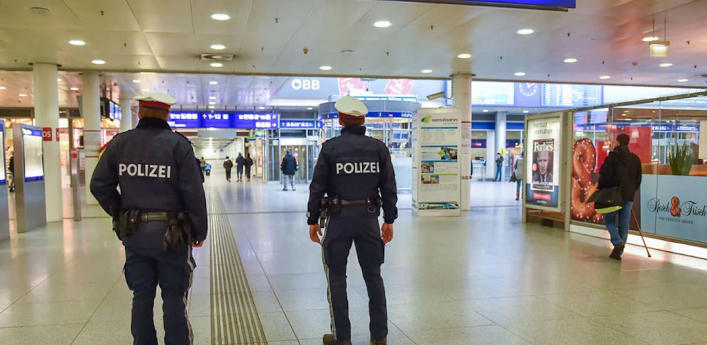 Die Polizei machte am Linzer Bahnhof wieder sicher.
