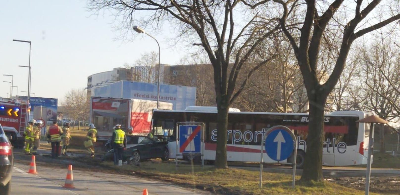 Schwerer Unfall bei der Abfahrt zum Flughafen Wien!