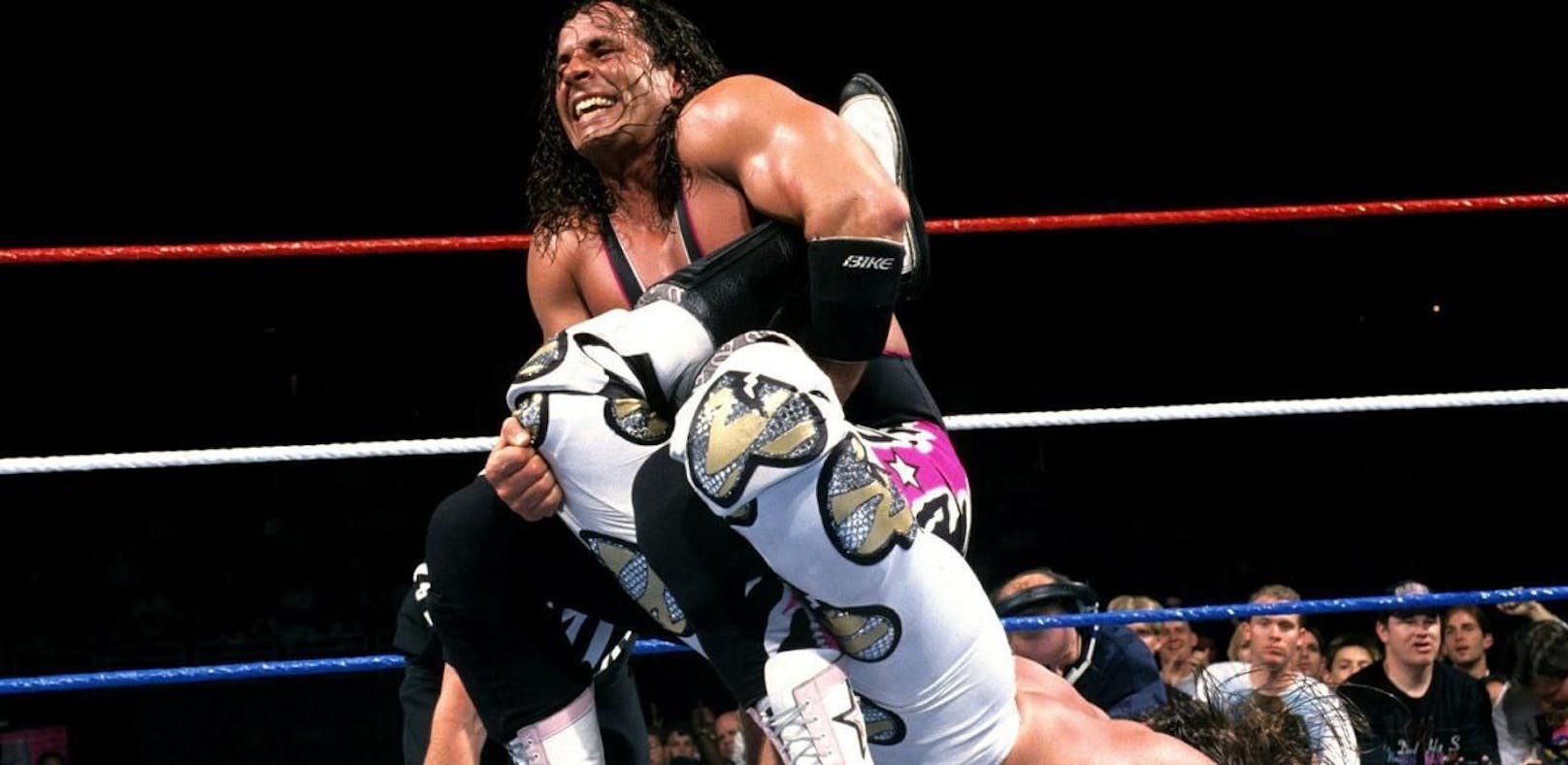 Bret Hart nimmt Shawn Michaels in den Sharpshooter