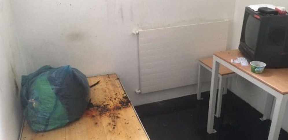 Der 19-Jährige zündete seine Zelle an