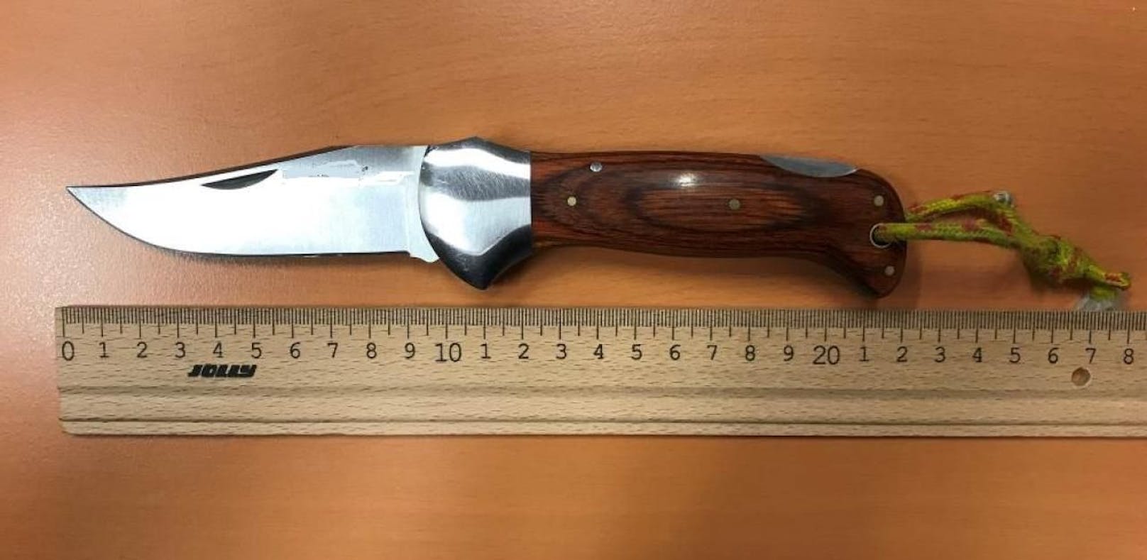 Mit diesem Messer ging ein 38-Jähriger auf sein Opfer (32) los.