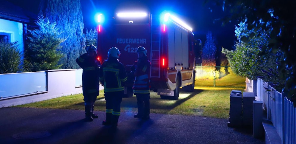 Die Feuerwehr suchte in der Nacht auf Mittwoch nach der betrunkenen 18-Jährigen.