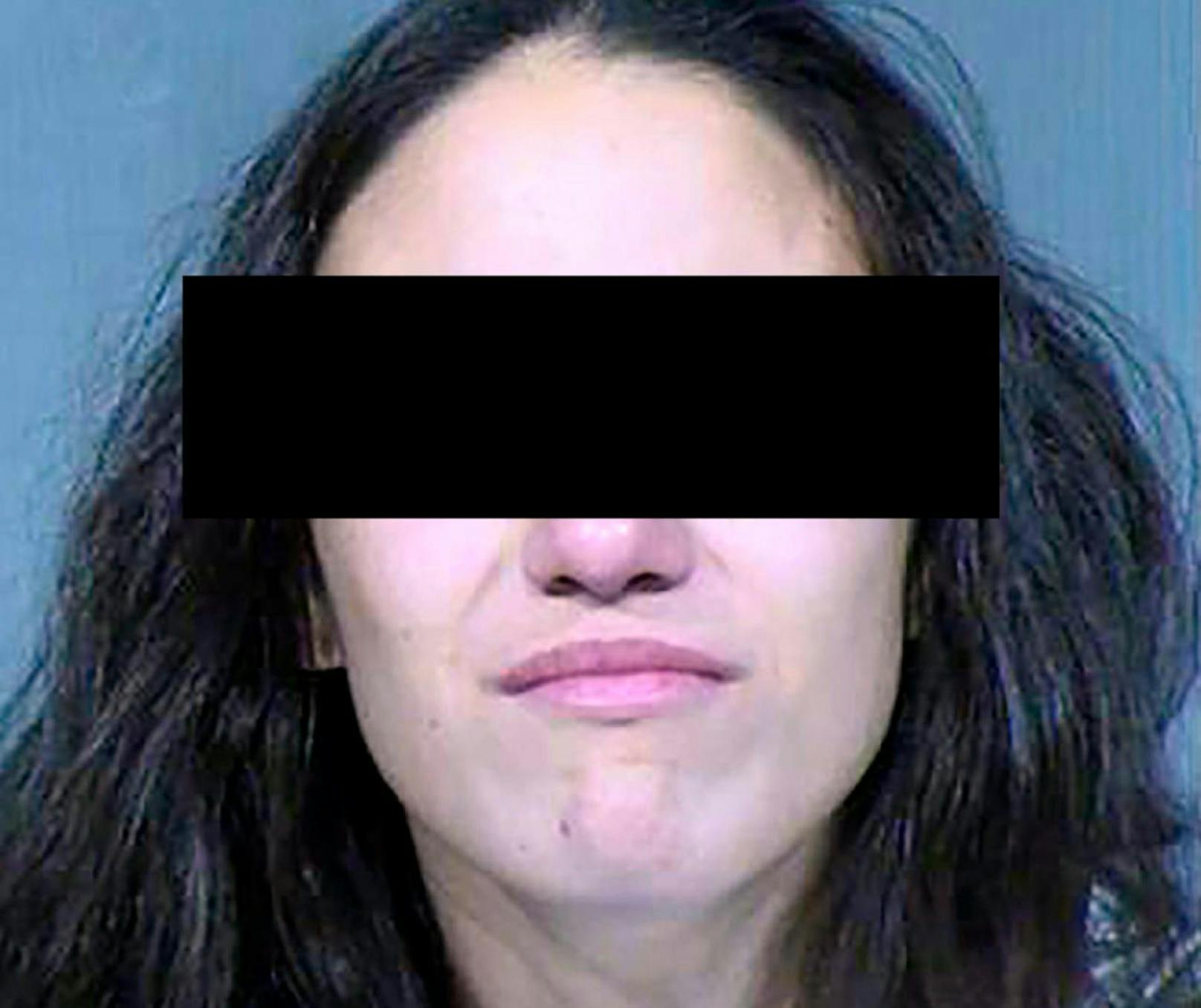 Rachel H. (22) wurde am 21. Januar 2020 in Phoenix, Arizona, verhaftet. Sie wird beschuldigt, ihre drei kleinen Kinder erstickt zu haben.