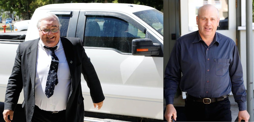 Gut gelaunt erschienen die Ex-Bischöfe Winston Blackmore (61, li.) und James Oler (53) vor Gericht. Zusammen waren sie mit 29 Frauen verheiratet.