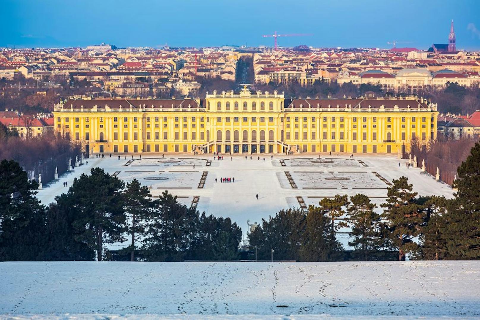 Der Wien Tourismus hat weiter mit der Coronakrise zu kämpfen. Im Vorjahr stiegen die Nächtigungszahlen zwar wieder leicht, dennoch liegt man deutlich unter den Rekordwerten der Vor-Corona-Zeit.
