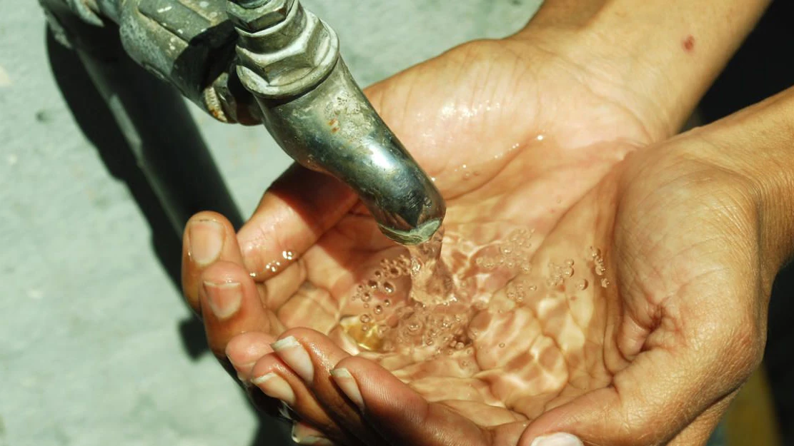 Heute.at - So viel Wasser brauchst du bei Hitze wirklich
