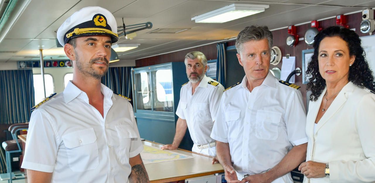 Corona-Schock für "Kapitän" Florian Silbereisen - die "Traumschiff"-Dreharbeiten werden pausieren.