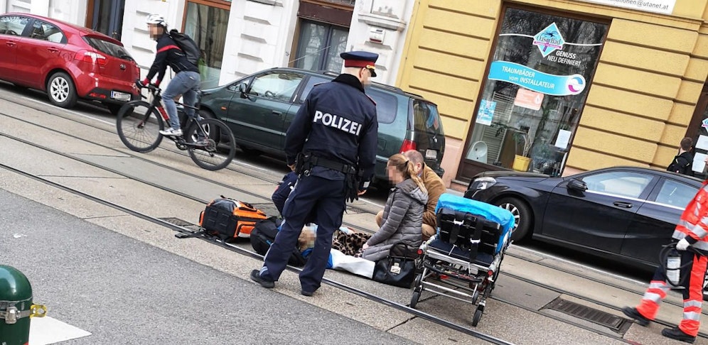 Am Donnerstag wurde ein Bub von einem Motorrad in Wien-Landstraße angefahren.