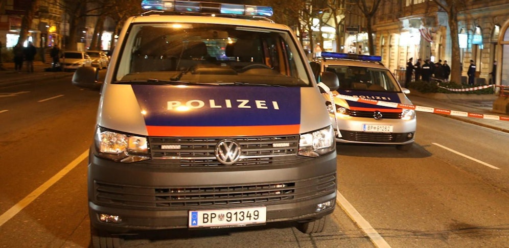 Die Polizei musste spätnachts zu einem Überfall ausrücken.