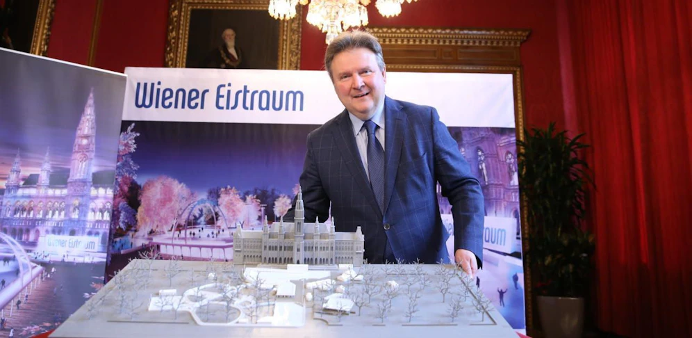 Bürgermeister Michael Ludwig bei der Präsentation des neuen Eistraums.