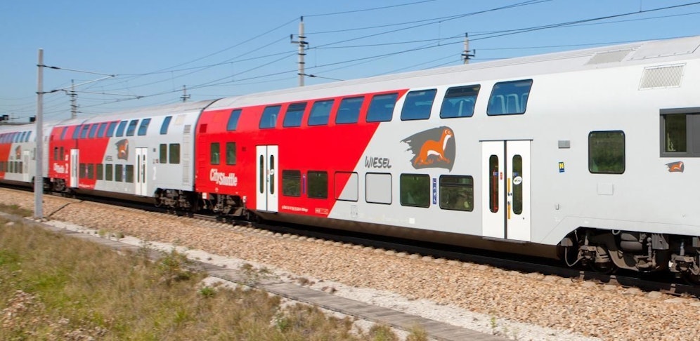 Mann fuhr mit der Südbahn von Wr. Neustadt in Richtung Mödling.