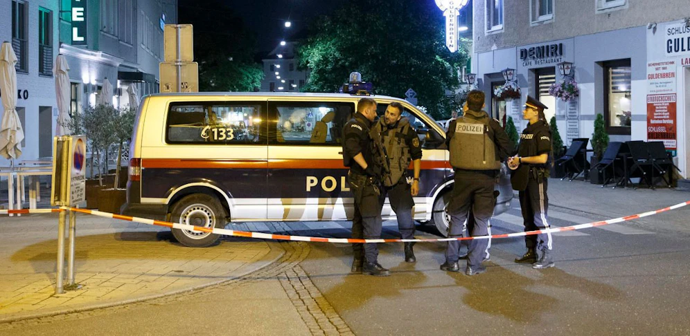 Die Polizei nahm vier Personen fest