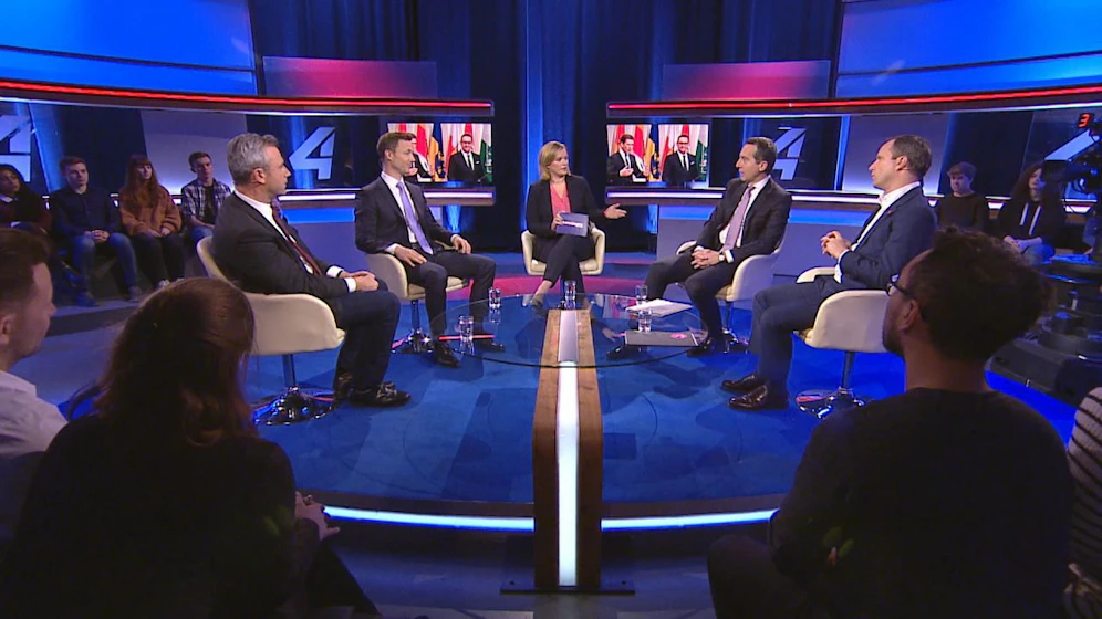 "Pro und Contra" auf Puls 4: Norbert Hofer (FP), Gernot Blümel (VP), Corinna Milborn (Moderation), Christian Kern (SP), Matthias Strolz (Neos)