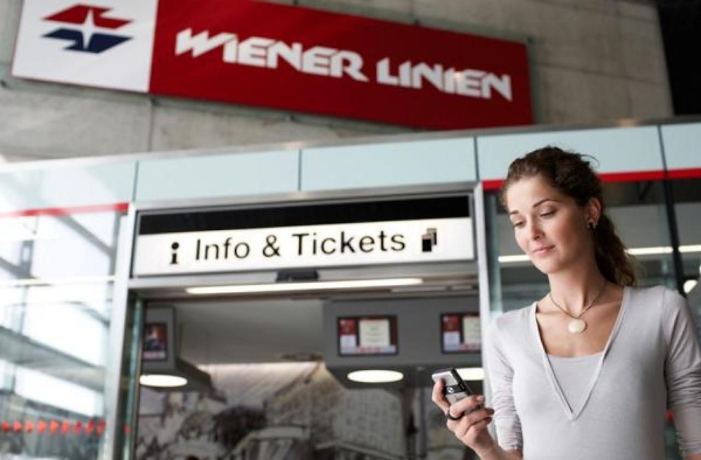 Ganz bequem kann man sein Semesterticket auch via Handy-App "WienMobil" kaufen.