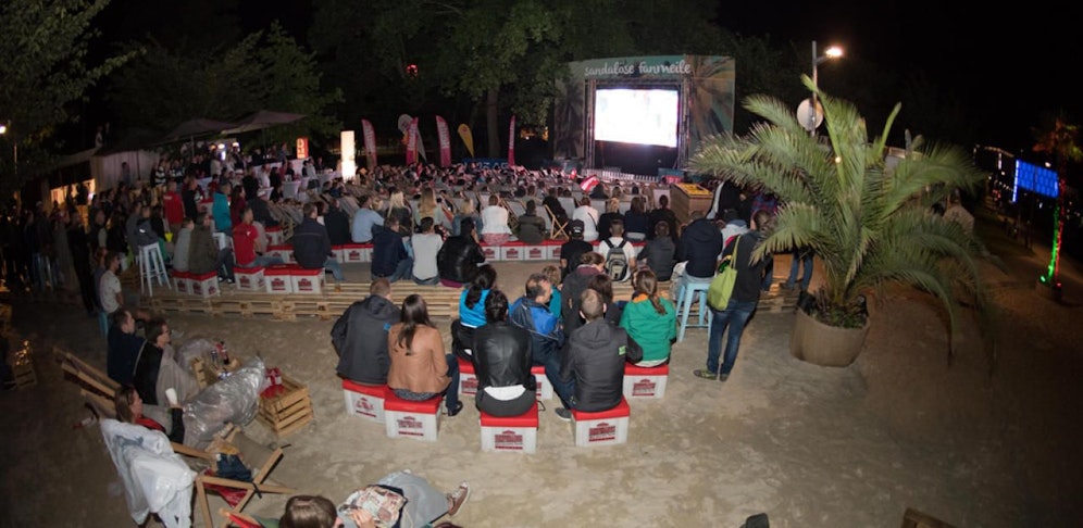 Beim Public-Viewing gab's Wirbel wegen der Liegestühle.