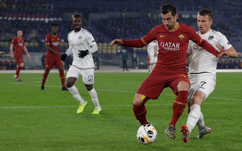 Shon Weissman (WAC) gegen Amadou Diawara (Roma)