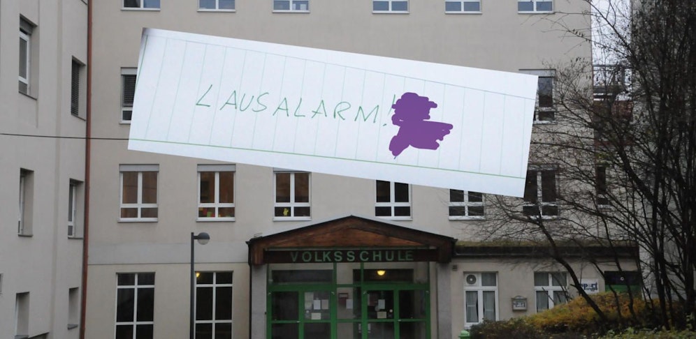 "Lausalarm!" Nachricht in Mitteilungsheft; Volksschule in Korneuburg