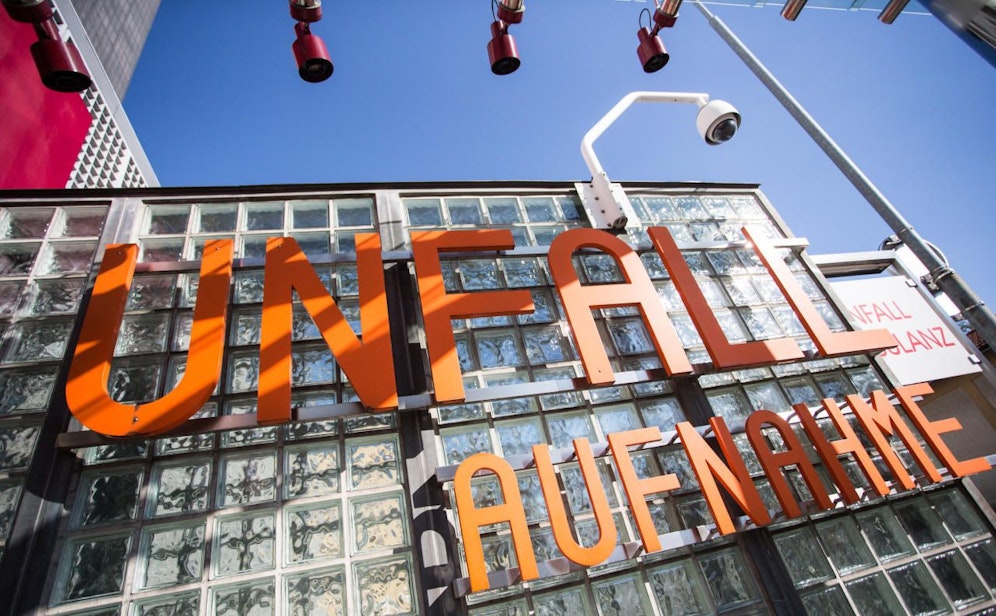 Der 16-Jährige wurde ins LKH Innsbruck gebracht.