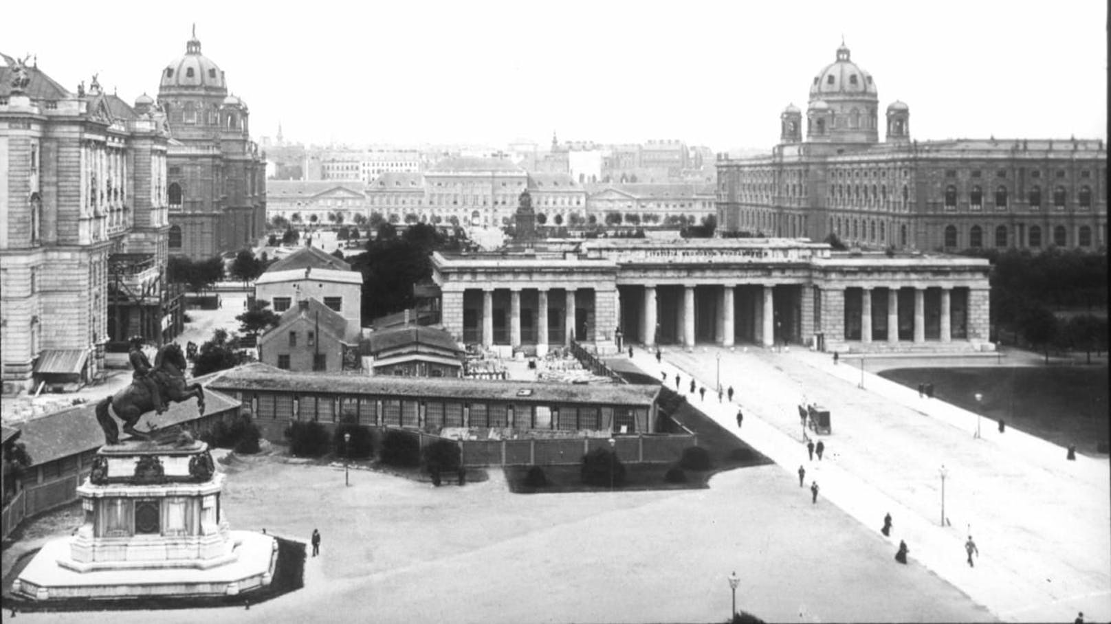 Großbaustelle vor der Neuen Burg am Heldenplatz, Archivbild aus dem Jahr 1920