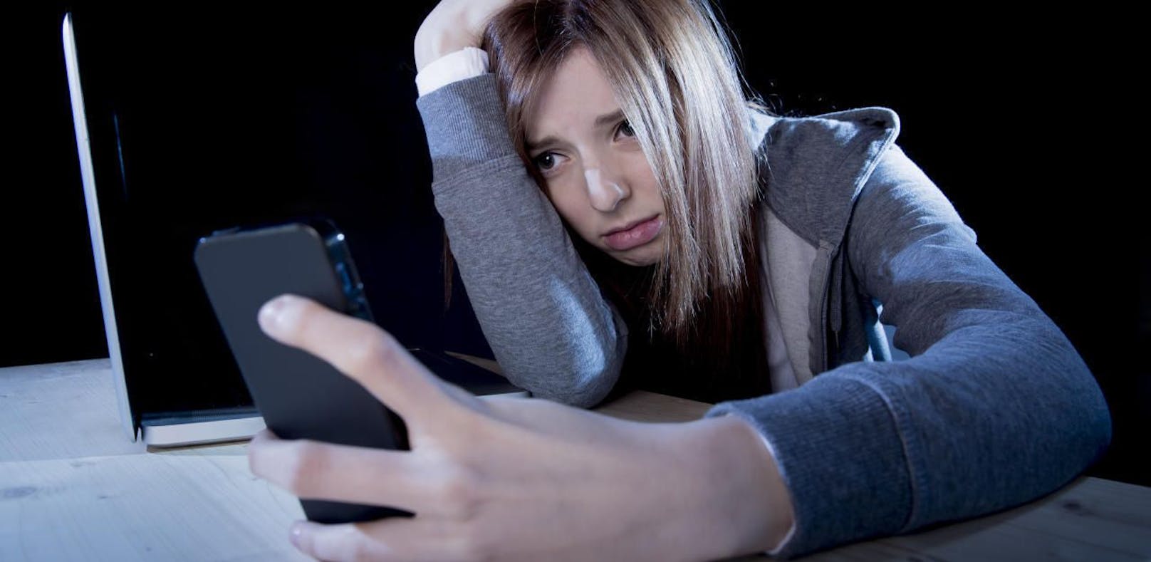 Soziale Netzwerke sind laut Studie eine Gefahr für junge Menschen.
