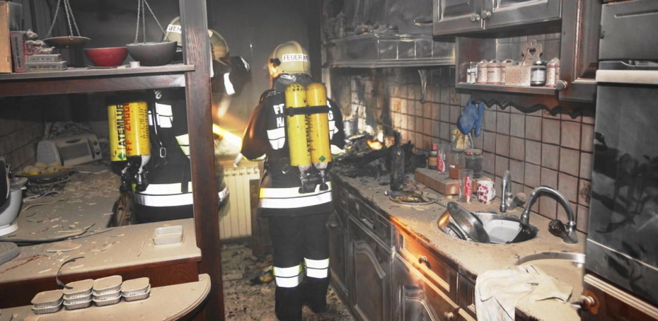 Heute.at - Großer Schaden: Küchenbrand in der Nacht