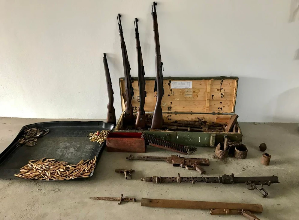 Ein Teil der sichergestellten Waffen