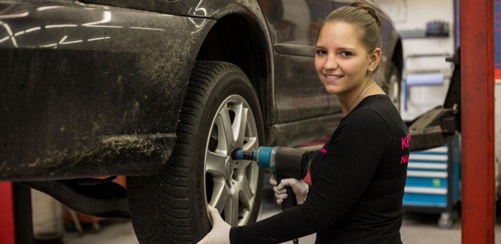 Österreich gehen die Automechaniker aus.