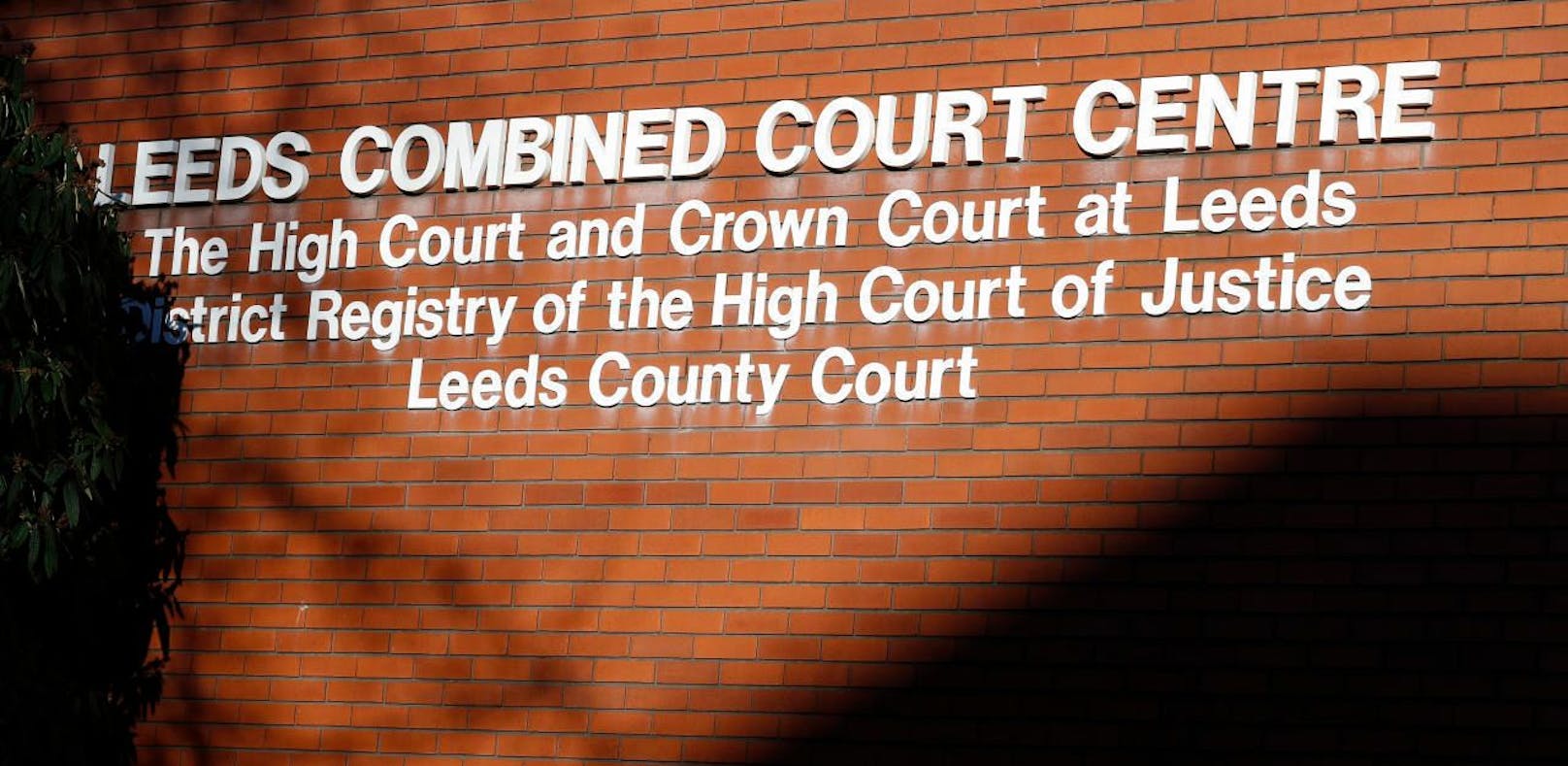 Das Gerichtsgebäude in Leeds. Hier sind in mehreren Verfahren Mitglieder einer Vergewaltiger-Bande aus Huddersfield verurteilt worden.