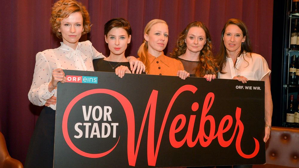 Proll landete mit "Vorstadtweiber" einen großen Hit in ihrer Karriere.