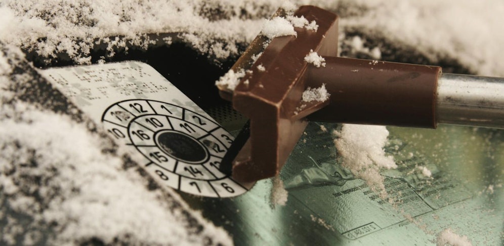 Beim Pickerl-Kratzen sollten Sie ganz vorsichtig sein