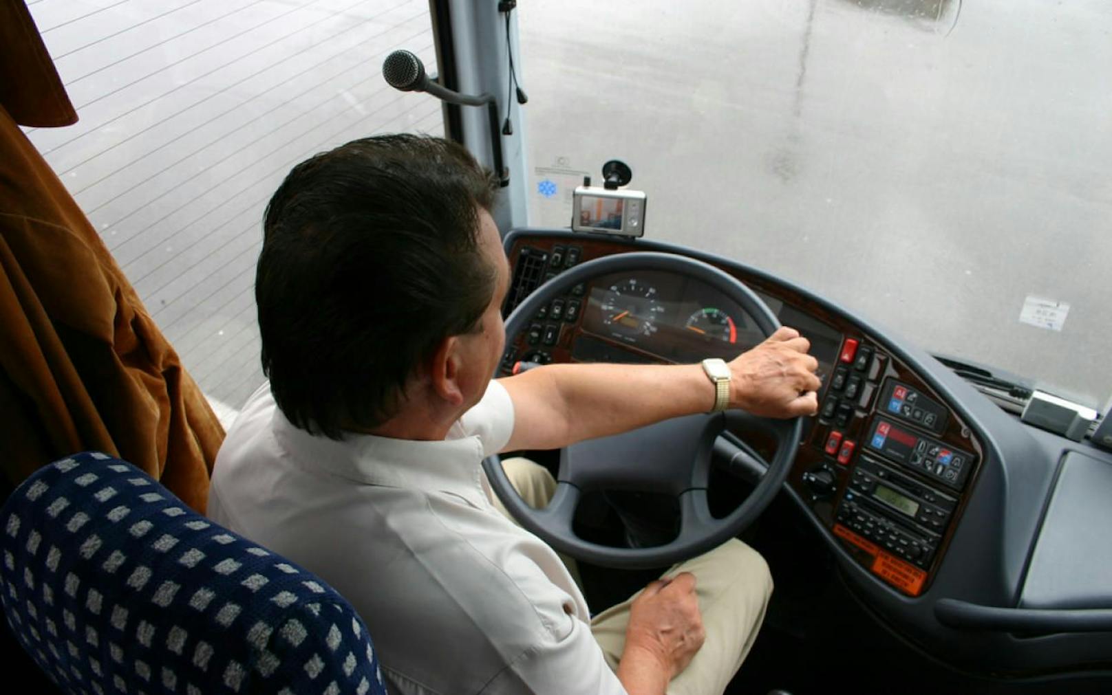 Der Busfahrer wurde von den Fahrgästen gestoppt
