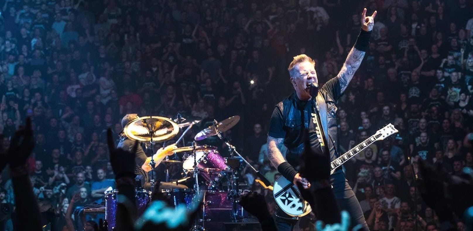 Metallica covern bei Gig in Manchester Oasis-Hit