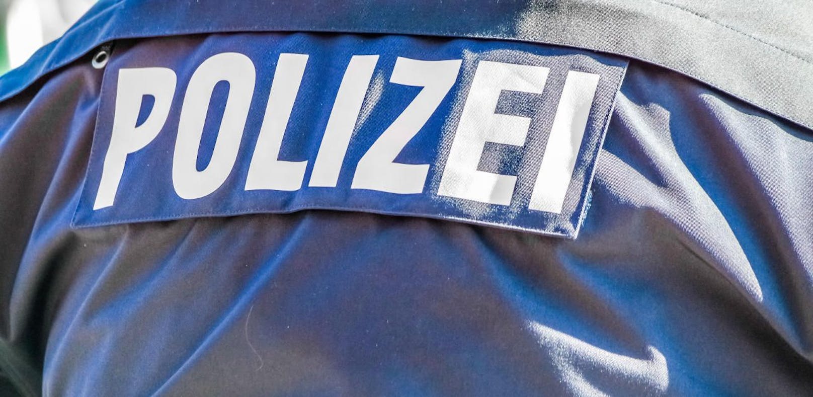 Polizei-Großeinsatz am Flughafen Salzburg.