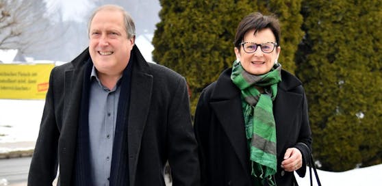 Grünen-Chef und Spitzenkandidat Rolf Holub mit seiner Frau Elvira.
