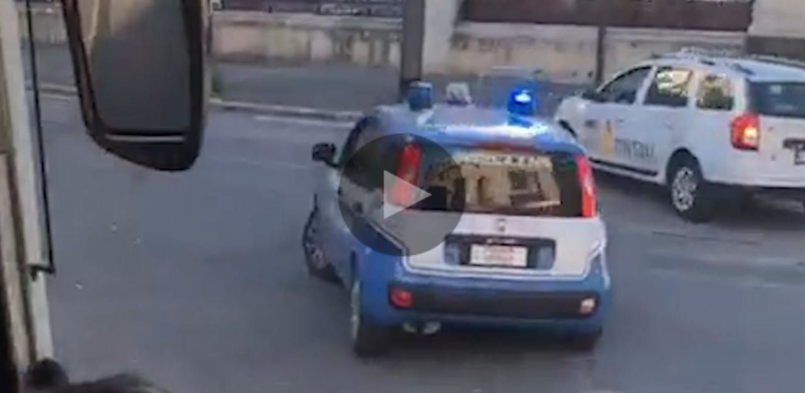 Chaos pur: Polizei-Eskorte in Rom sorgt für Lacher