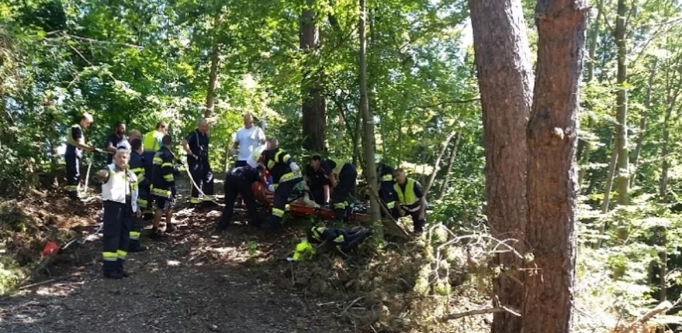 Die Feuerwehr konnte den Mann bergen.