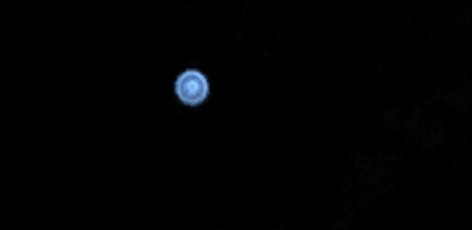 Blau leuchtendes UFO lässt Schweizer rätseln
