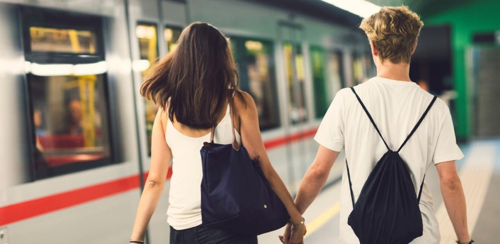Haben Sie sich in den Öffis kennengelernt? Erzählen Sie uns Ihre Geschichte!
