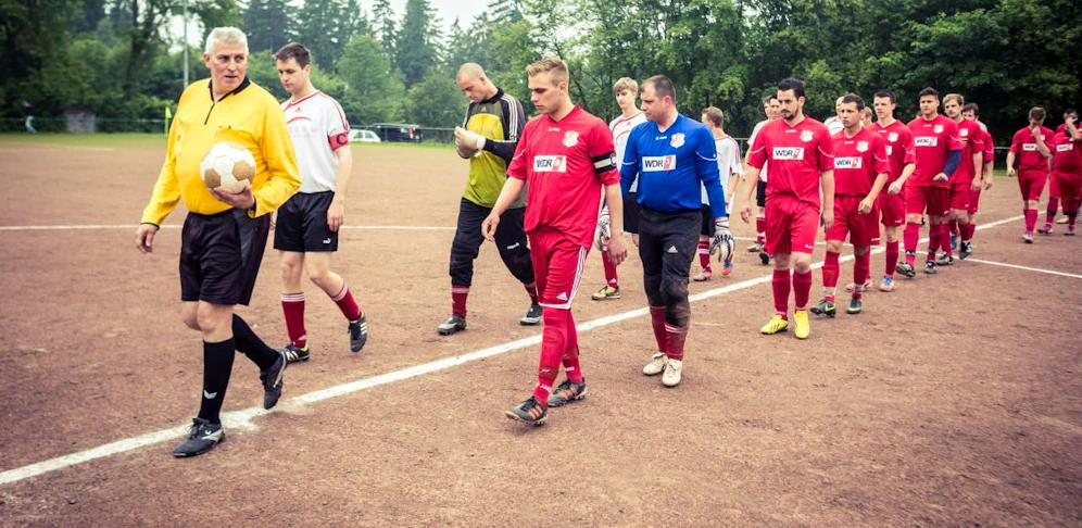 Das Spiel der Kreisliga ging nicht über die vollen 90 Minuten. (Symbolfoto)