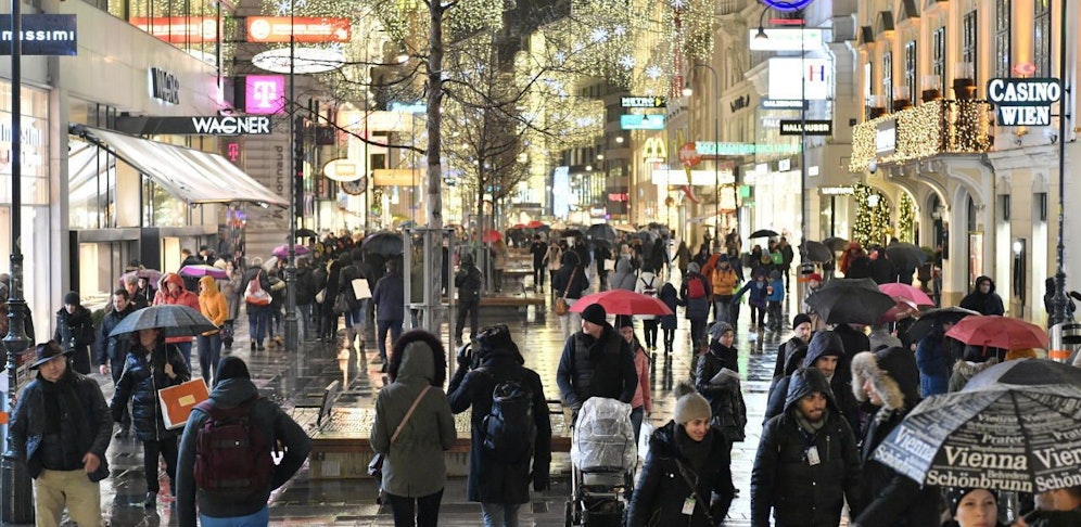 Die Weihnachtszeit sei für die Handelsangestellten ohnehin schon stressig, argumentiert die Gewerkschaft. 