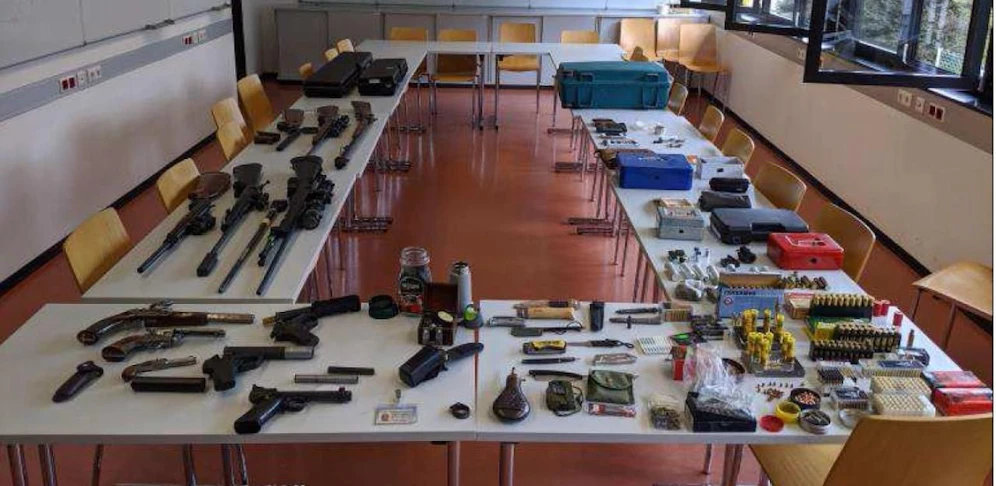 Die Cobra konnte insgesamt 17 Schusswaffen sicherstellen. 