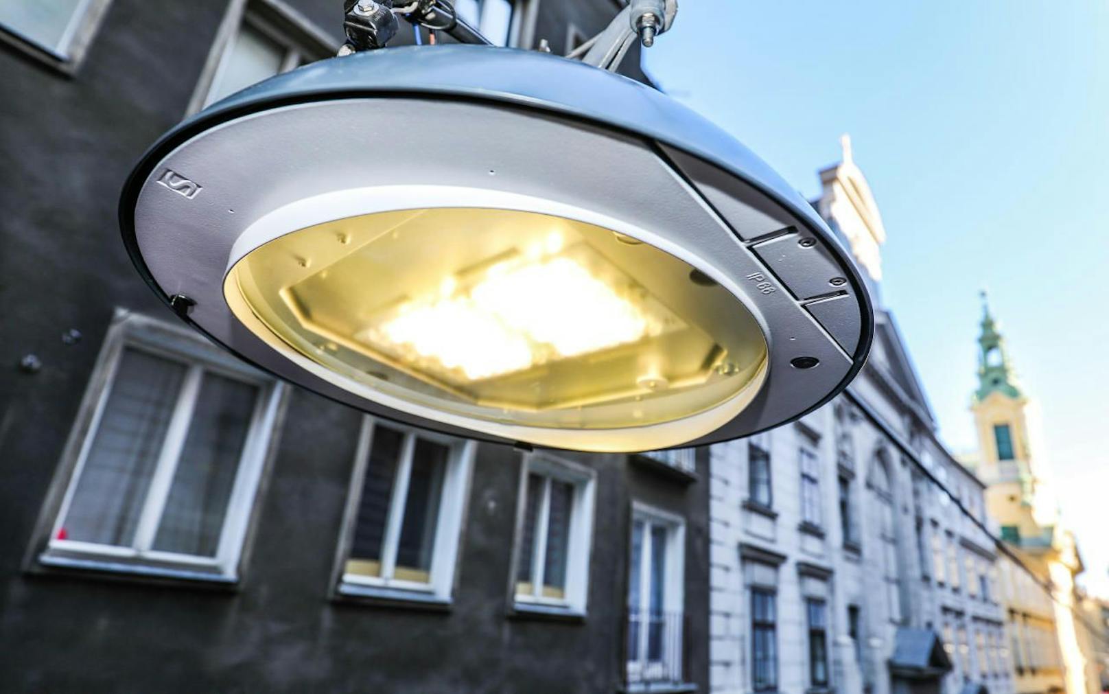 So sehen die neuen LED-Lampen für Wiens Strassen aus!