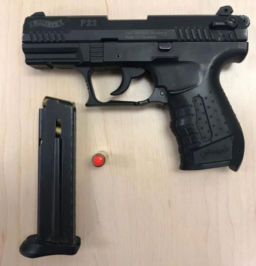 Mit dieser Gaspistole bedrohte der 54-Jährige die Jugendlichen