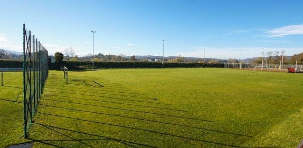 Heute.at - Verein verkauft seinen Sportplatz im Internet