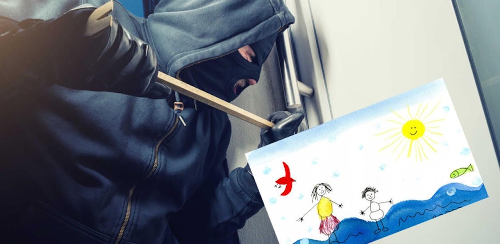 Auch drei von Schülern gemalte Bilder, die in der Aula aufgehängt waren, ließen die Täter mitgehen.