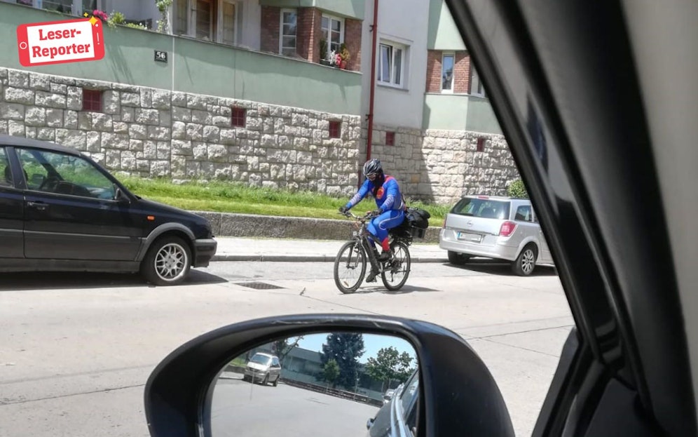 Nicht einmal die Hitzewelle kann diesen "Superman" aufhalten.