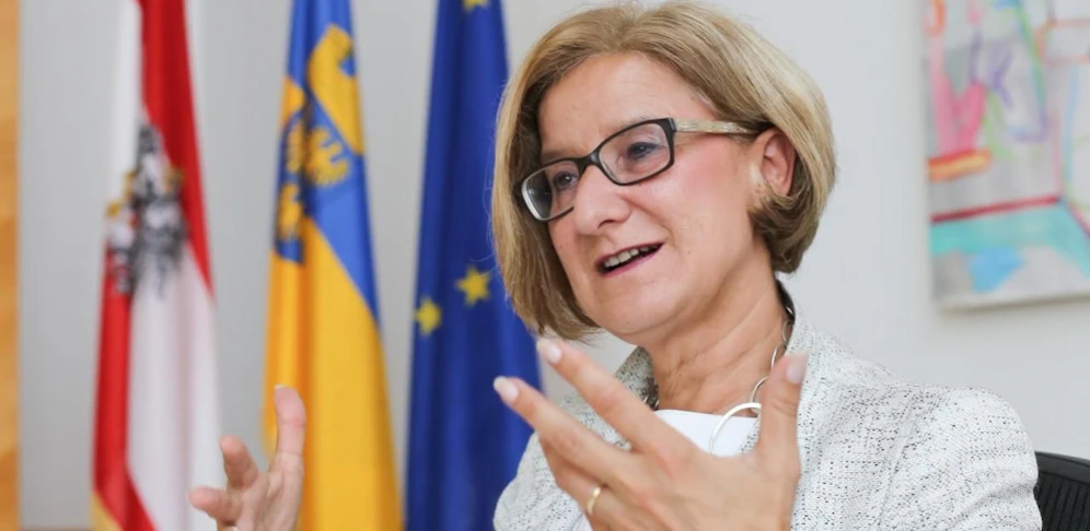 Johanna Mikl-Leitner will 500 Landes-Dienststellen in die Regionen bringen.