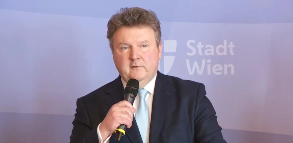 Die Stadt fährt ab Mitte Mai wieder den Parteienverkehr in ihren Ämtern hoch, so Stadtchef Michael Ludwig (SPÖ). Erforderlich sind aber ein Termin sowie die Einhaltung von Sicherheitsvorgaben. 