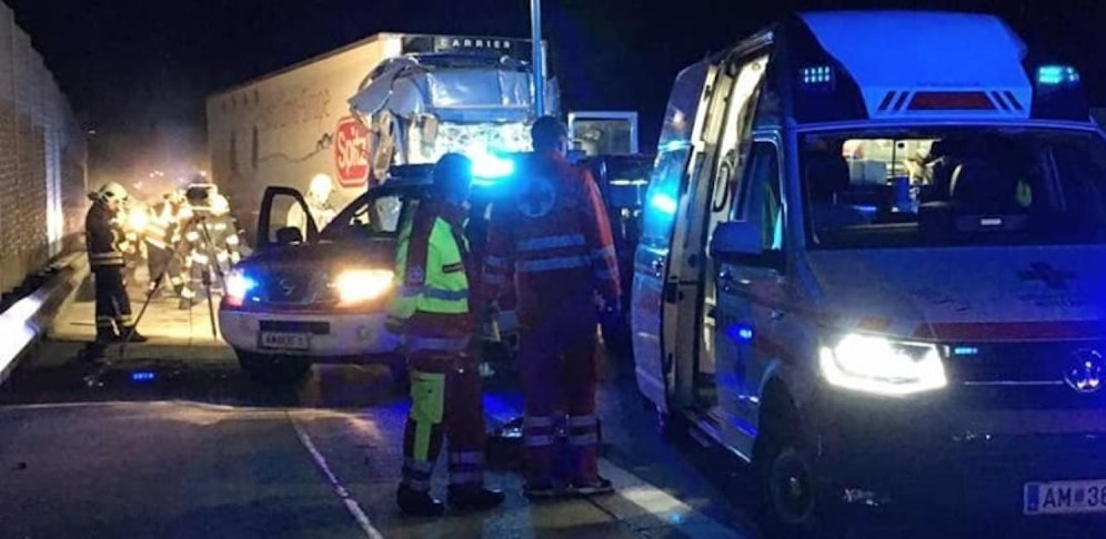  Die Rettungskräfte im Einsatz.